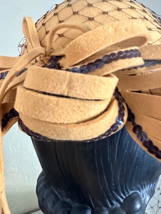SHOWY 1930\'s MUSTARD YELLOW FELT TOQUE WITH CURLY BANDS/SEQUINS/VEIL